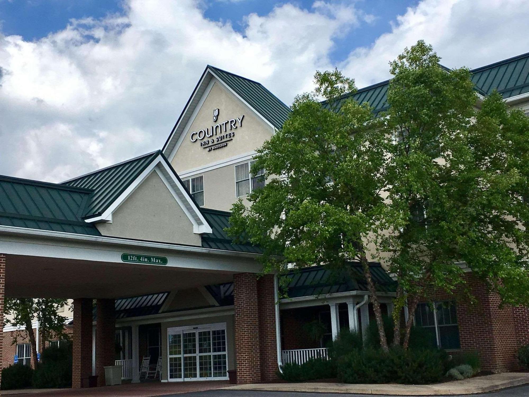 Inn Country & By Radisson, Lewisburg, Pa 3*
